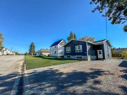 213 Teefy St, Iroquois Falls, ON, P0K1E0 | Card Image