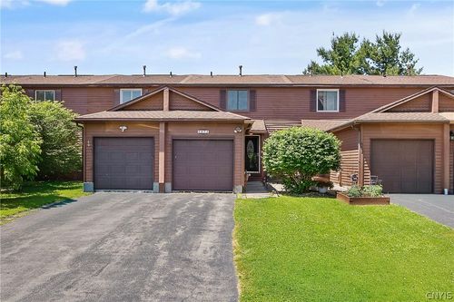 6074 Bethlehem Ln, Cicero, NY, 13039-8522 | Card Image