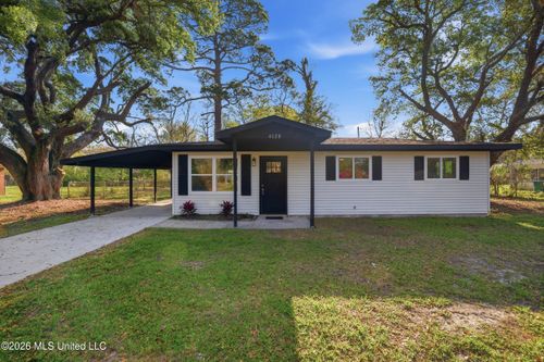 4628 Hilltop Dr, Ocean Springs, MS, 39564-6014 | Card Image