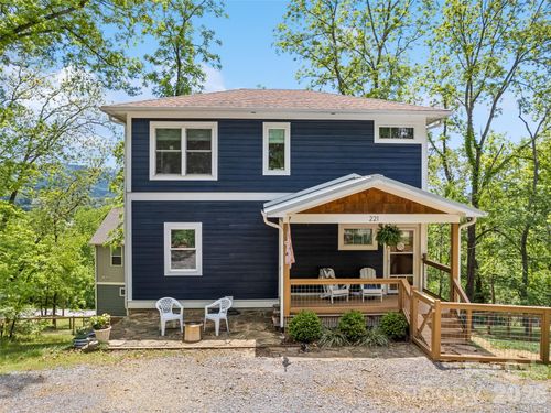 221 Northside St, Canton, NC, 28716-4583 | Card Image