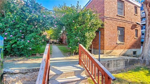 apt-19-625 W Dickson St, Fayetteville, AR, 72701-5047 | Card Image