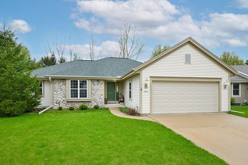 2935 Stillwater Circle, Waukesha, WI, 53189 | Card Image