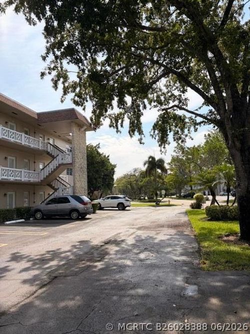 401-5103 Nw 35th St, Lauderdale Lakes, FL, 33319-5244 | Card Image