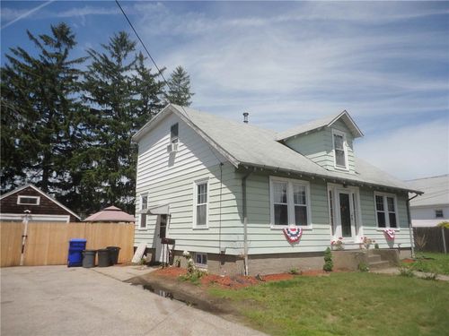 15 Benjamin St, Pawtucket, RI, 02861-2919 | Card Image