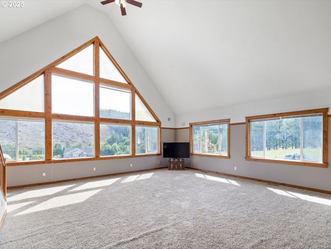 33678 Marys River Estates Rd, House other with 5 bedrooms, 3 bathrooms and 2 parking in Philomath OR | Image 15