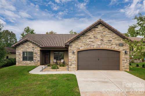 5 Pacifico Dr, Asheville, NC, 28806-8203 | Card Image
