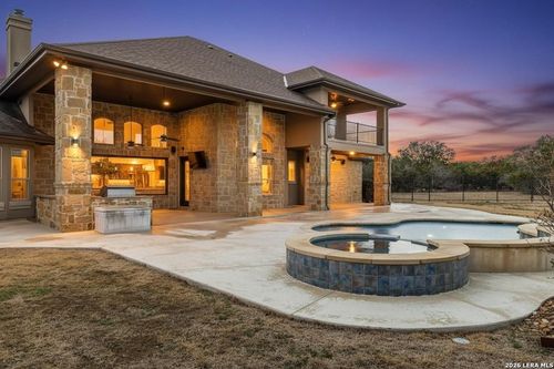 432 Redland Dr, Spring Branch, TX, 78070-6047 | Card Image