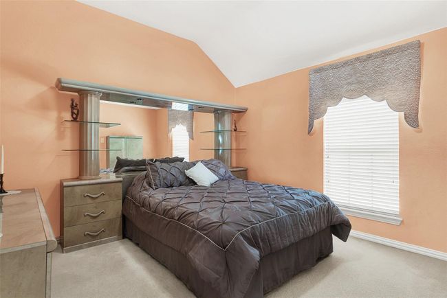 Enjoy three secondary bedrooms | Image 26