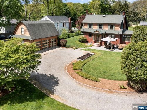 25 Pascack Rd, Park Ridge, NJ, 07656-2018 | Card Image