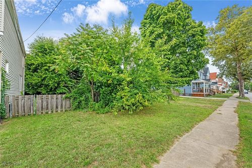 2256 E 85th St, Cleveland, OH, 44106-3461 | Card Image