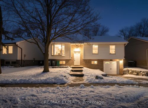 6883 Shelter Bay Rd, Mississauga, ON, L5N1T8 | Card Image