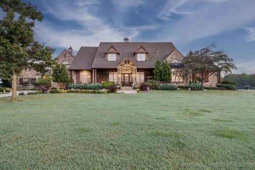 19555 S Memorial Dr, Mounds, OK, 74047-5179 | Card Image