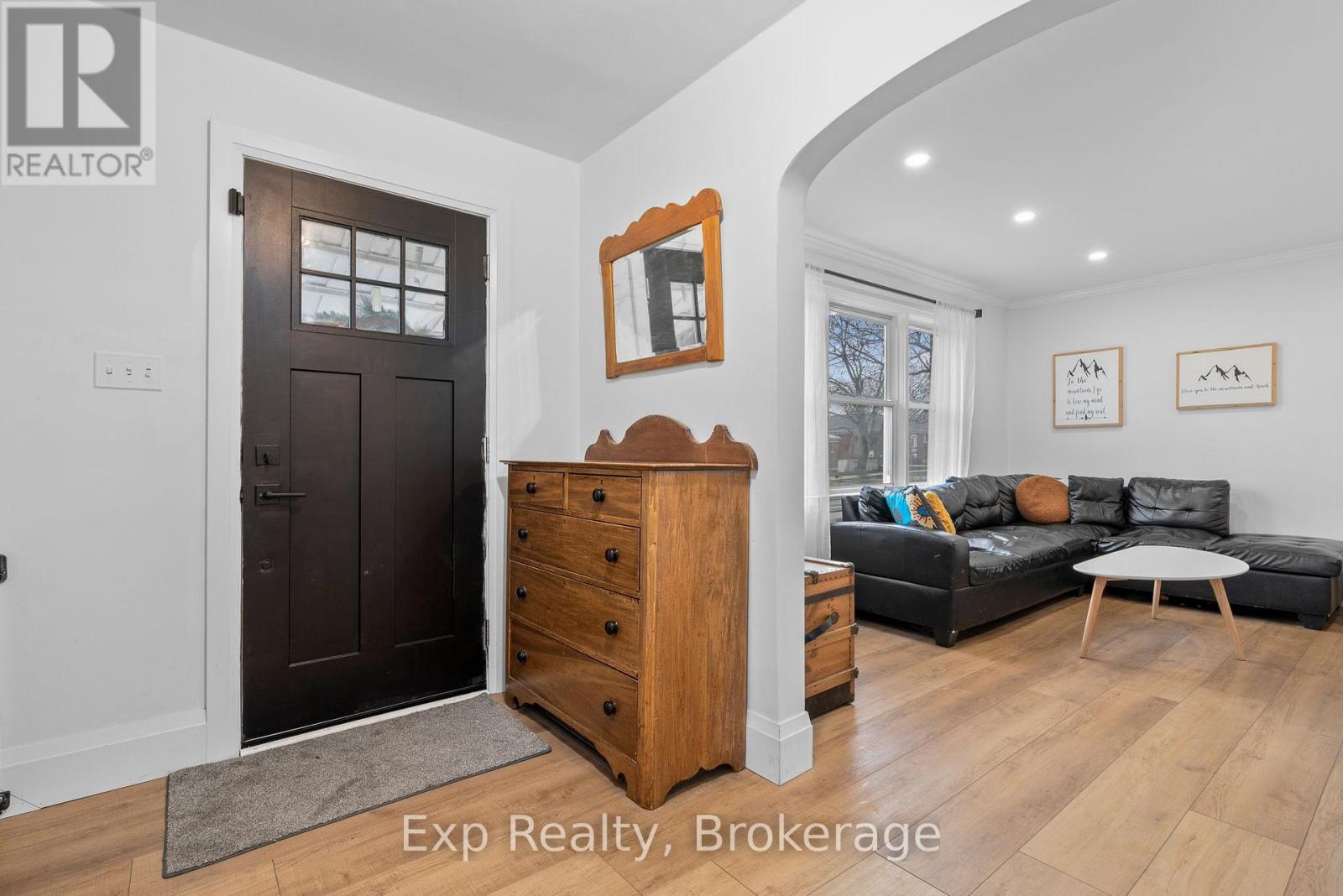 Residential Lease in Belleville (Belleville Ward) 2