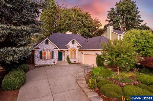 215 Ames Ct, Silverton, OR, 97381-1874 | Card Image