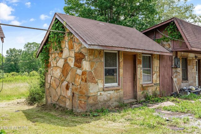 9476 Morgan Co Hwy, Home with 0 bedrooms, 0 bathrooms and null parking in Sunbright TN | Image 17