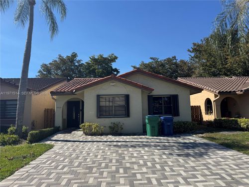 17528-17528 Nw 66th Pl, Hialeah, FL, 33015-4402 | Card Image