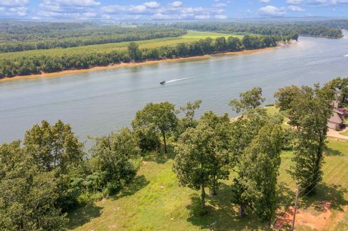 66 Riverbend Cv, Bath Springs, TN, 38311-4358 | Card Image