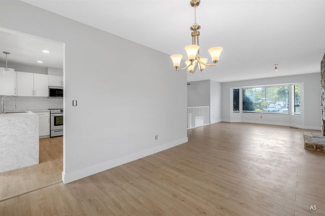 9422 149 Street, House other with 7 bedrooms, 4 bathrooms and null parking in Surrey BC | Image 8