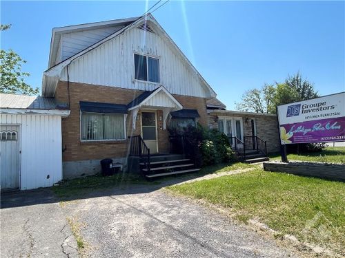 {{alt}} | Card Image