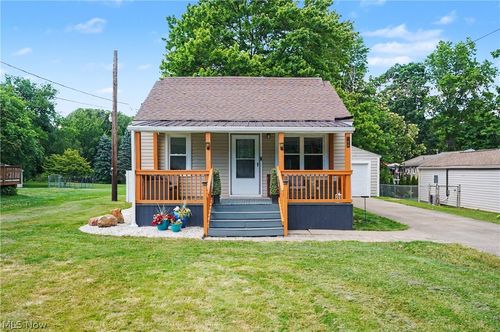 158 Van Evera Rd, Tallmadge, OH, 44278-2240 | Card Image
