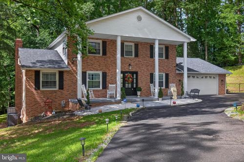 4009 Robinhood Dr, YORK, PA, 17408-9414 | Card Image