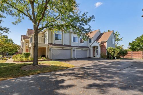 1512 N Waterbury Cir, Palatine, IL, 60074-7069 | Card Image