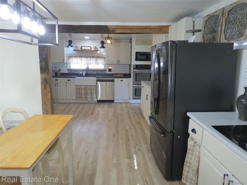 225 South St, Fowlerville, MI, 48836-9718 | Card Image