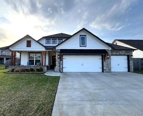 2912 S 6th Place, Broken Arrow, OK, 74012 | Card Image