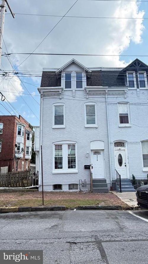 532 Windsor St, READING, PA, 19601-2242 | Card Image