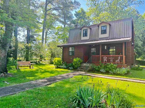 101 9th St W, Grant, AL, 35747-7389 | Card Image