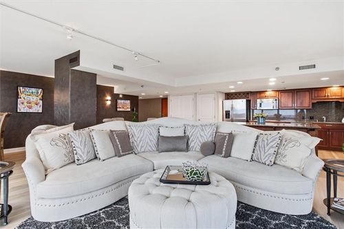 1408-600 E Admiral #1408 Boulevard, Kansas City, MO, 64106 | Card Image