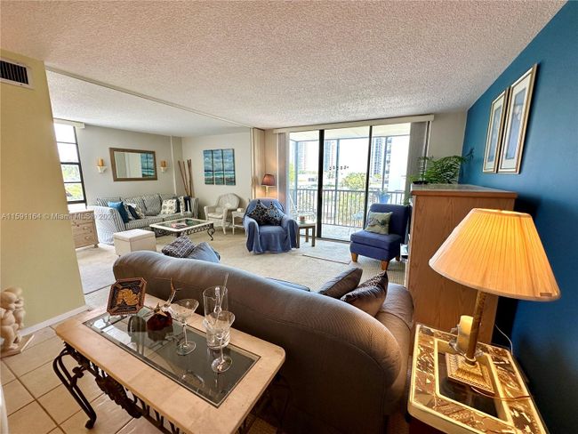 412 - 3475 N Country Club Dr, Condo with 1 bedrooms, 2 bathrooms and null parking in Aventura FL | Image 16