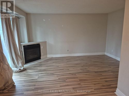 111 Bradstone Sq, Scarborough, ON, M1B1W1 | Card Image