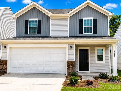 10227 Chatham Run Ln, Charlotte, NC, 28262-3075 | Card Image
