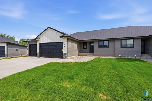 1425 W Maple St, Tea, SD, 57064 | Card Image