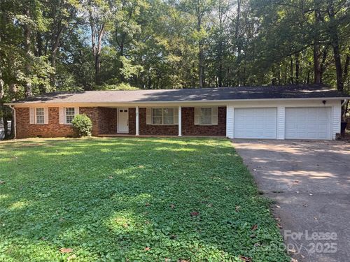 301 Montgomery Dr, Statesville, NC, 28625-4732 | Card Image