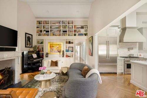 8906 Ashcroft Ave, West Hollywood, CA, 90048-2404 | Card Image