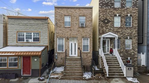 15 Wales Ave, Jersey City, NJ, 07306-6411 | Card Image