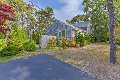32 Walton Rd, Harwich, MA, 02645-3115 | Card Image