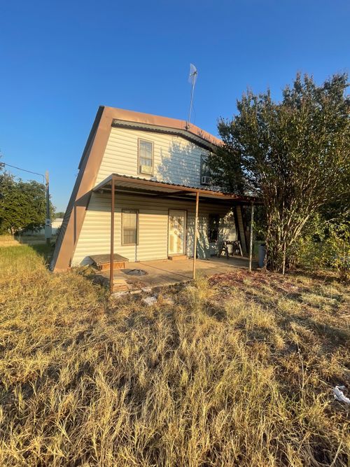 105 Avenue A, Gustine, TX, 76455-2301 | Card Image