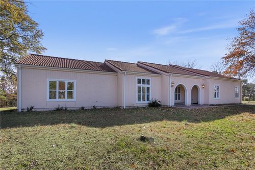 40 County Road 2404, Eureka Springs, AR, 72632-9439 | Card Image