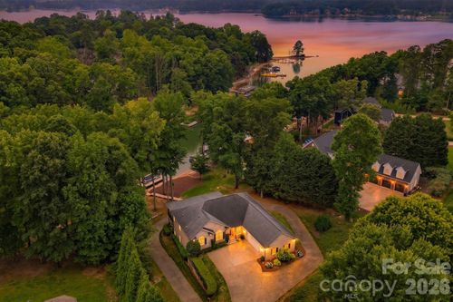 197 April Rd, Troutman, NC, 28166-7671 | Card Image