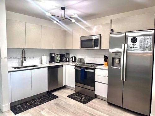 unit-304-19380 Ne 26th Ave, Miami, FL, 33180-3600 | Card Image