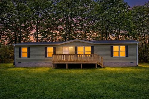 665 Camp Belle Air Rd, Sparta, TN, 38583-3325 | Card Image
