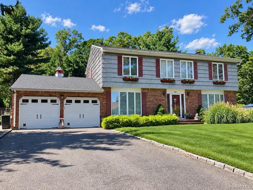 50 Glenridge Ave, Stony Brook, NY, 11790-2402 | Card Image