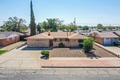 3028 Wedgewood Dr, El Paso, TX, 79925-4303 | Card Image
