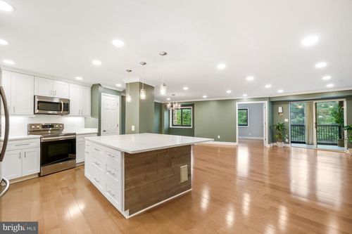 304-5903 Mount Eagle Dr, ALEXANDRIA, VA, 22303-2526 | Card Image