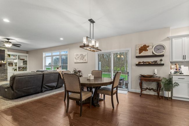 611 Weldon Springs Rd, House other with 4 bedrooms, 4 bathrooms and 3 parking in Monticello IL | Image 13