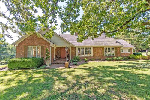 70 Yeiser Dr, Savannah, TN, 38372-1284 | Card Image