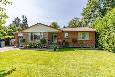 348 Caradoc St S, House other with 3 bedrooms, 1 bathrooms and 7 parking in Strathroy ON | Image 1